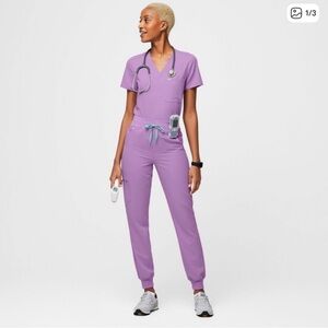FIGS - Women’s Lilac Dawn Catarina Top & Zamora Scrub Pants